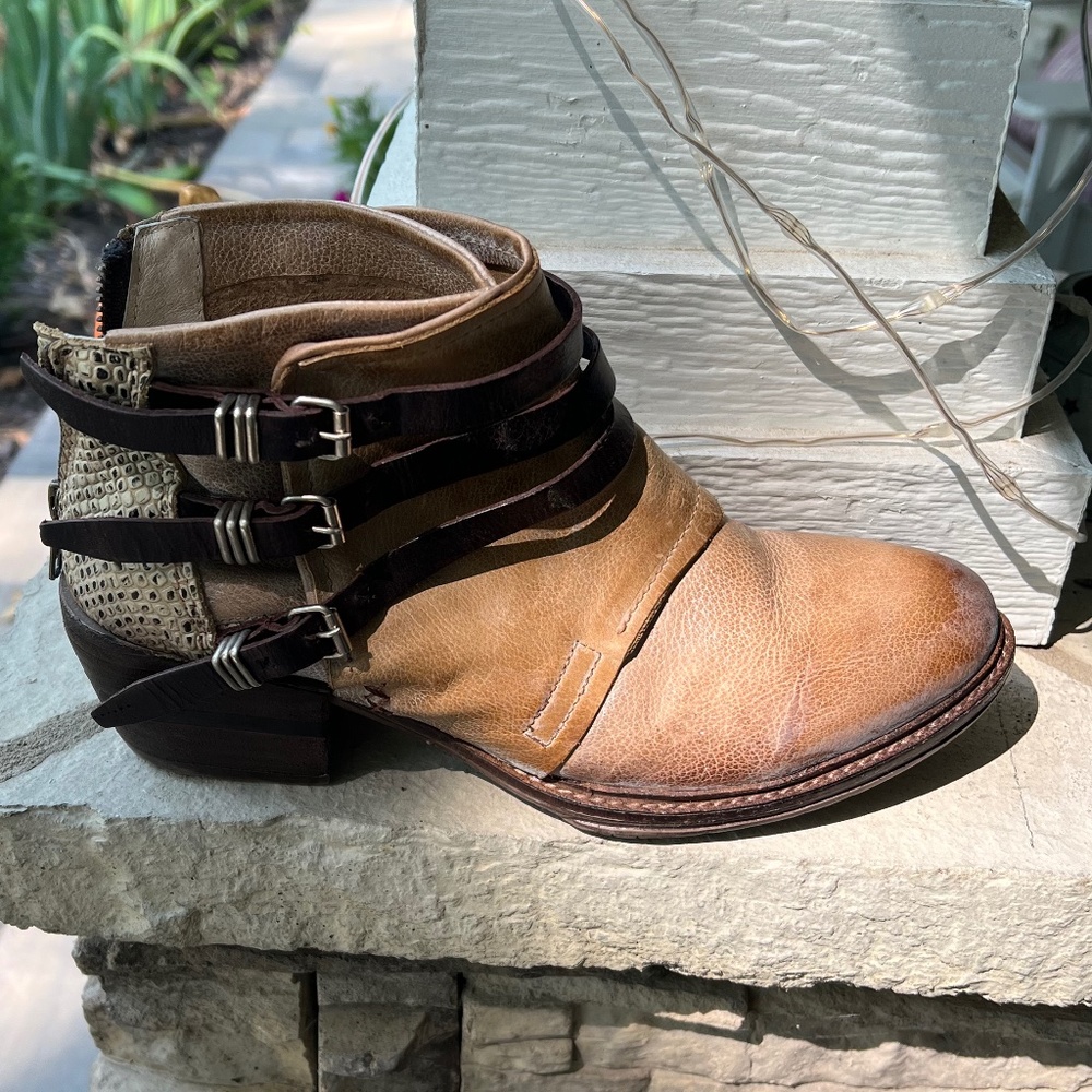 Freebird By Steven Mateo Ankle Chelsea Boots - Size 9